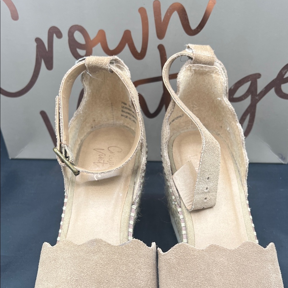 Crown Vintage Beige Scalloped Wedges - Picture 4 of 8